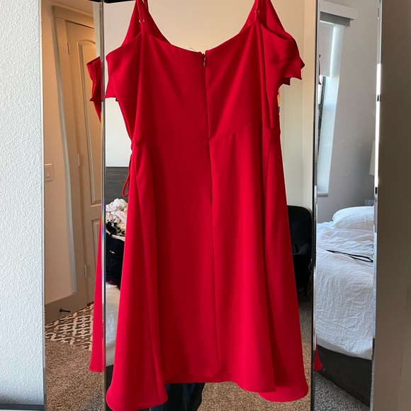 Red ruffle tie dress - Picture 2 of 2